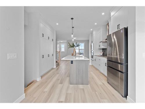 531 Rowmont Boulevard Nw, Calgary, AB - Indoor Photo Showing Kitchen With Upgraded Kitchen