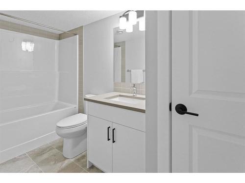 531 Rowmont Boulevard Nw, Calgary, AB - Indoor Photo Showing Bathroom