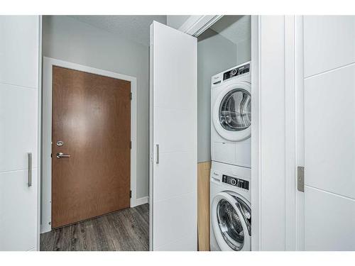 3106-95 Burma Star Road Sw, Calgary, AB - Indoor Photo Showing Laundry Room