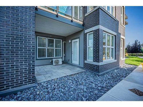 3106-95 Burma Star Road Sw, Calgary, AB - Outdoor