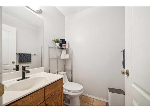 646 Sierra Morena Court Sw, Calgary, AB - Indoor Photo Showing Bathroom