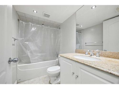 646 Sierra Morena Court Sw, Calgary, AB - Indoor Photo Showing Bathroom