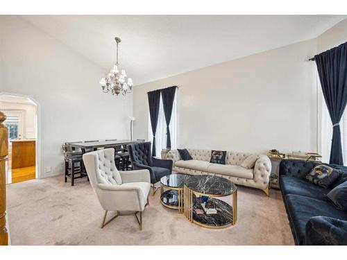 646 Sierra Morena Court Sw, Calgary, AB - Indoor Photo Showing Living Room