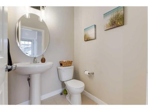 200 Heartland Way, Cochrane, AB - Indoor Photo Showing Bathroom