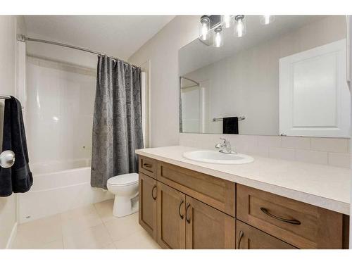 200 Heartland Way, Cochrane, AB - Indoor Photo Showing Bathroom