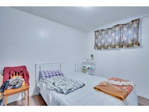 81 Taravista Way Ne, Calgary, AB - Indoor Photo Showing Bedroom