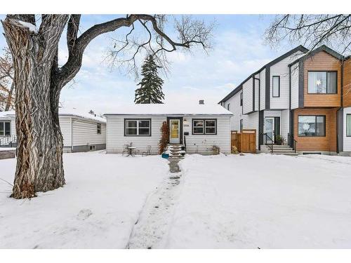 2536 4 Avenue Nw, Calgary, AB - Outdoor With Facade