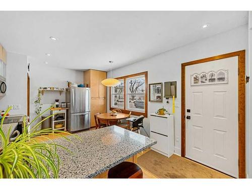 2536 4 Avenue Nw, Calgary, AB - Indoor Photo Showing Kitchen