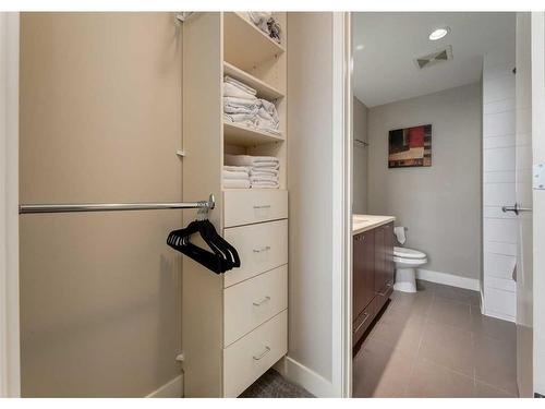 1208-1118 12 Avenue Sw, Calgary, AB - Indoor Photo Showing Bathroom