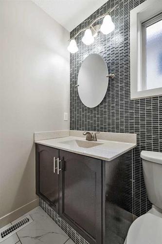 274 Covewood Park Ne, Calgary, AB - Indoor Photo Showing Bathroom