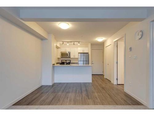 4208-181 Skyview Ranch Manor Ne, Calgary, AB - Indoor Photo Showing Kitchen