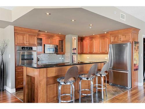 801-110 7 Street Sw, Calgary, AB - Indoor Photo Showing Kitchen