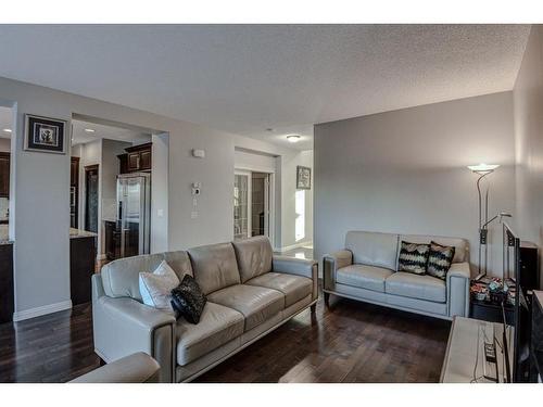 284 Everbrook Way Sw, Calgary, AB - Indoor Photo Showing Living Room