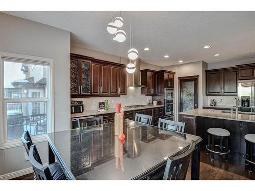 284 Everbrook Way Sw, Calgary, AB - Indoor Photo Showing Kitchen With Upgraded Kitchen