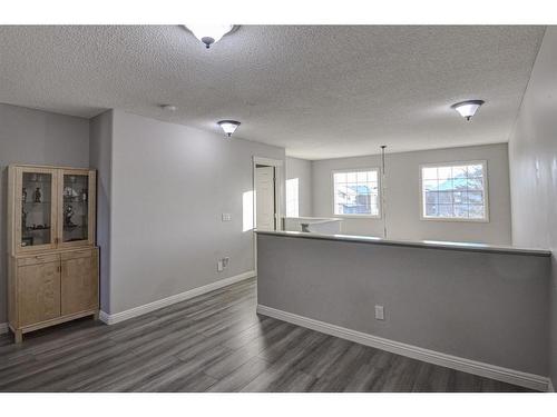 284 Everbrook Way Sw, Calgary, AB - Indoor Photo Showing Other Room