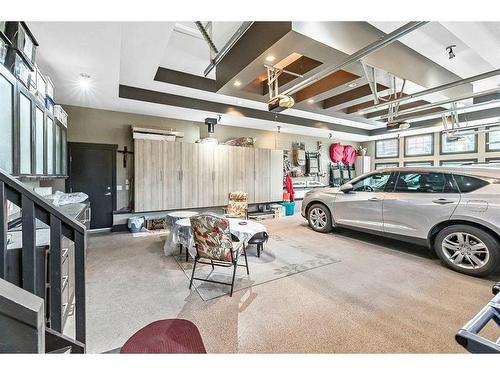 159 Aspen Meadows Place Sw, Calgary, AB - Indoor Photo Showing Garage