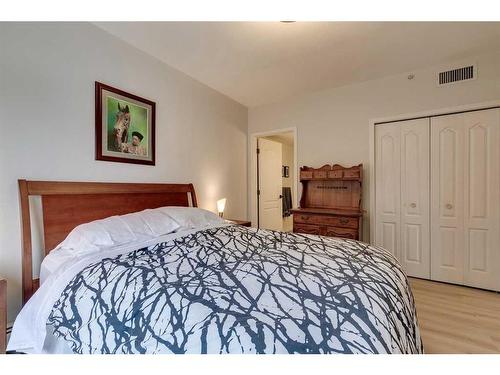 503-114 15 Avenue Sw, Calgary, AB - Indoor Photo Showing Bedroom