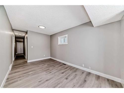 7435 20A Street Se, Calgary, AB - Indoor Photo Showing Other Room