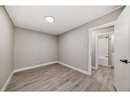 7435 20A Street Se, Calgary, AB - Indoor Photo Showing Other Room