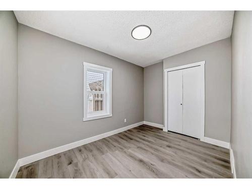 7435 20A Street Se, Calgary, AB - Indoor Photo Showing Other Room