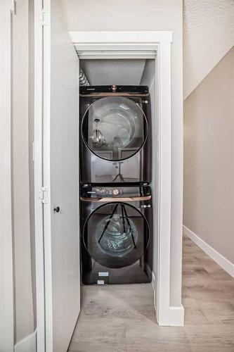 7435 20A Street Se, Calgary, AB - Indoor Photo Showing Laundry Room