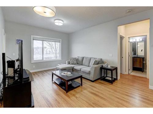 5-4 Sage Hill Terrace Nw, Calgary, AB - Indoor Photo Showing Living Room