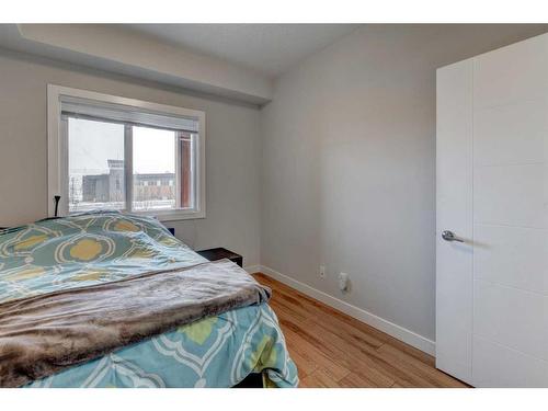 5-4 Sage Hill Terrace Nw, Calgary, AB - Indoor Photo Showing Bedroom