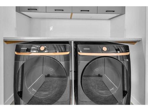 2522 17 Avenue Sw, Calgary, AB - Indoor Photo Showing Laundry Room