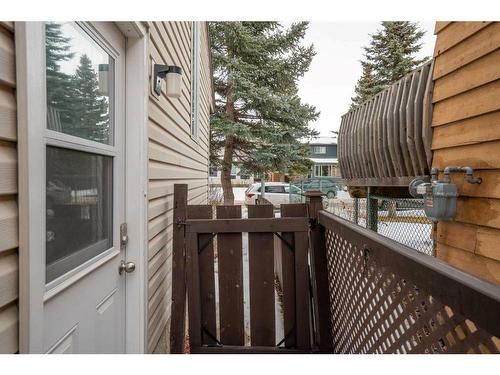 11 Cedarwood Rise Sw, Calgary, AB - Outdoor With Exterior