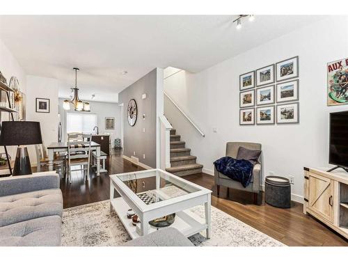 324 Silverado Common Sw, Calgary, AB - Indoor Photo Showing Living Room