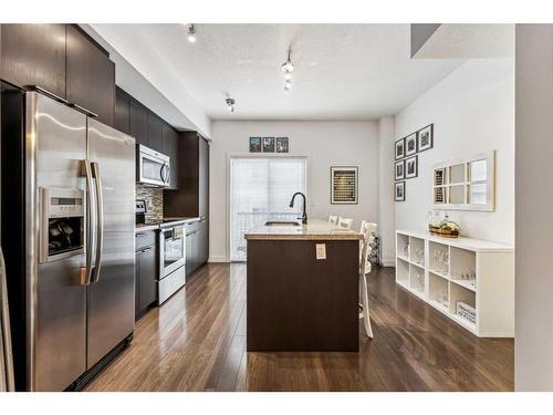 324 Silverado Common Sw, Calgary, AB - Indoor Photo Showing Kitchen