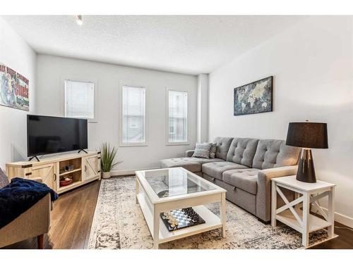 324 Silverado Common Sw, Calgary, AB - Indoor Photo Showing Living Room