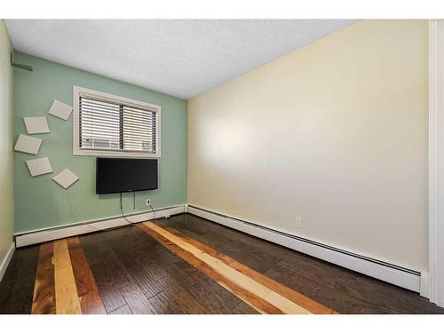 304-930 18 Avenue Sw, Calgary, AB - Indoor Photo Showing Other Room