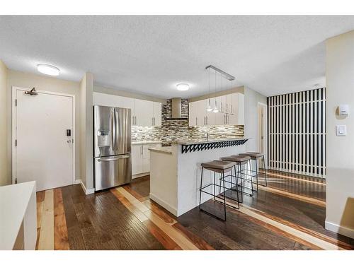 304-930 18 Avenue Sw, Calgary, AB - Indoor Photo Showing Kitchen