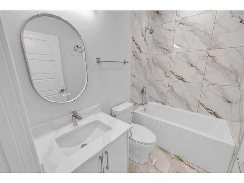 584 Dawson Drive, Chestermere, AB - Indoor Photo Showing Bathroom