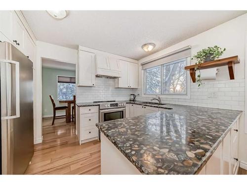 322043 8 Street East, Rural Foothills County, AB - Indoor Photo Showing Kitchen With Upgraded Kitchen