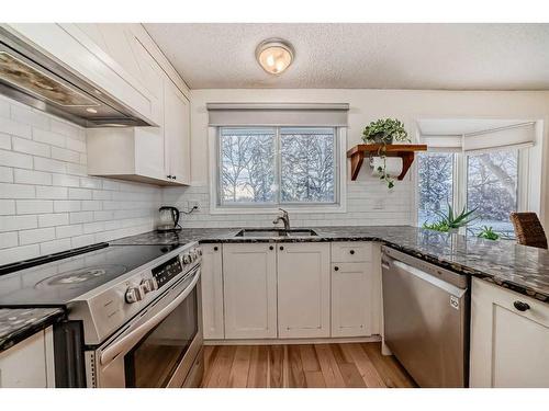 322043 8 Street East, Rural Foothills County, AB - Indoor Photo Showing Kitchen With Stainless Steel Kitchen With Upgraded Kitchen