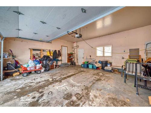 322043 8 Street East, Rural Foothills County, AB - Indoor Photo Showing Garage