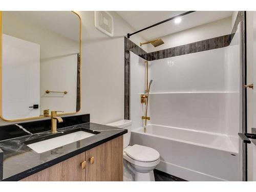 175 Mill Road, Cochrane, AB - Indoor Photo Showing Bathroom