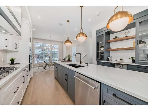 1112B Regent Crescent Ne, Calgary, AB - Indoor Photo Showing Kitchen With Double Sink With Upgraded Kitchen