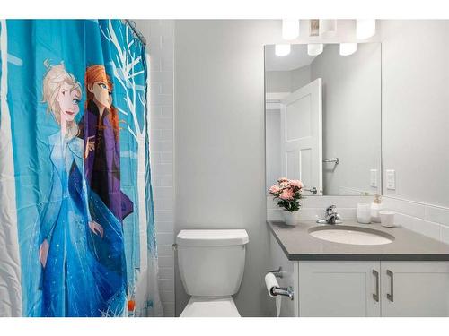 867 Cranston Avenue Se, Calgary, AB - Indoor Photo Showing Bathroom