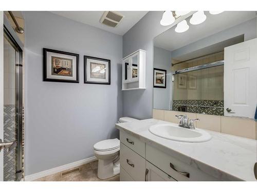 511 Windstone Common Sw, Airdrie, AB - Indoor Photo Showing Bathroom