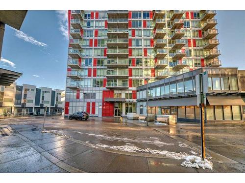 306-10 Brentwood Common Nw, Calgary, AB - Outdoor With Balcony