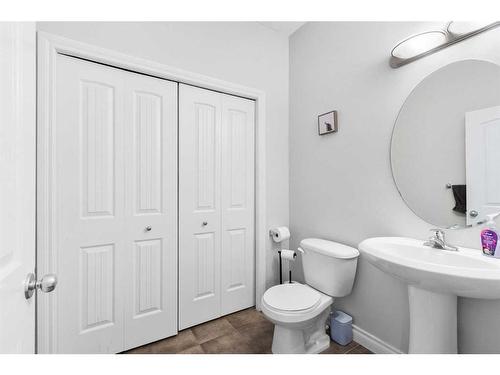 929 Channelside Road Sw, Airdrie, AB - Indoor Photo Showing Bathroom