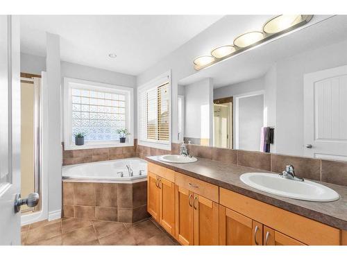 929 Channelside Road Sw, Airdrie, AB - Indoor Photo Showing Bathroom