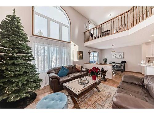 108 Citadel Circle Nw, Calgary, AB - Indoor Photo Showing Living Room