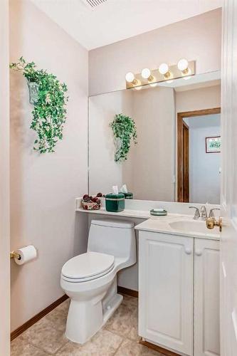 108 Citadel Circle Nw, Calgary, AB - Indoor Photo Showing Bathroom