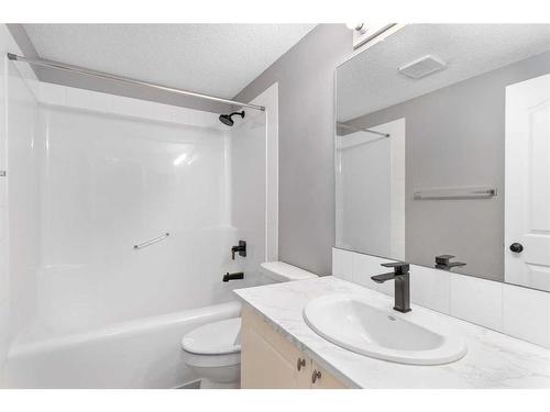 144 Chaparral Ridge Circle Se, Calgary, AB - Indoor Photo Showing Bathroom