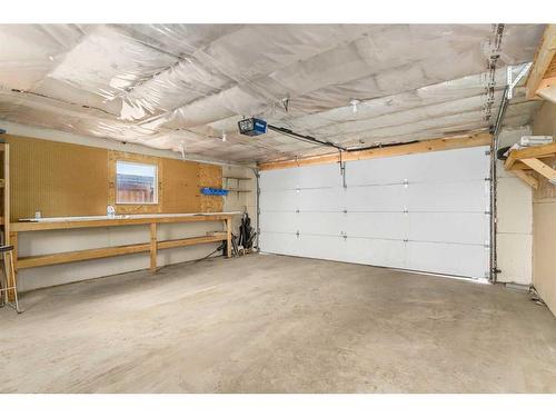 144 Chaparral Ridge Circle Se, Calgary, AB - Indoor Photo Showing Garage