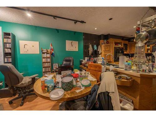 4-722 4A Street Ne, Calgary, AB - Indoor Photo Showing Dining Room